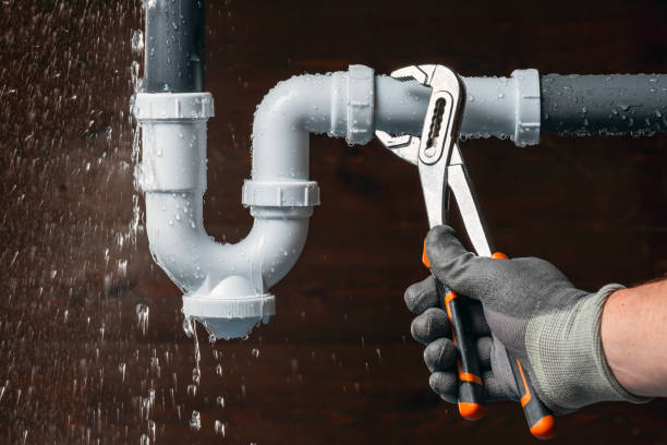 Professional Emergency Plumber technician working in Arcadia, PA